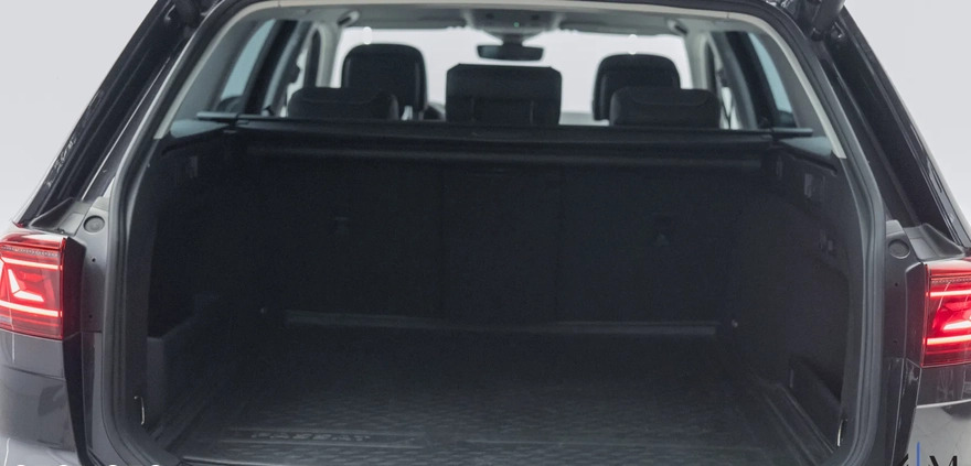 Volkswagen Passat cena 169900 przebieg: 36899, rok produkcji 2021 z Ciężkowice małe 742